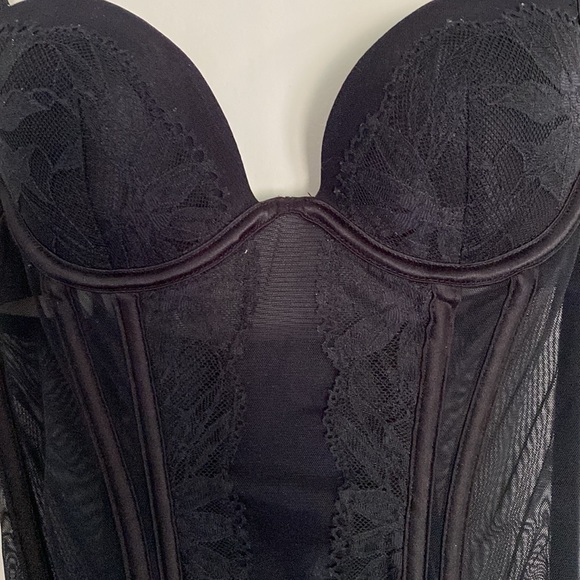 Very sexy La Senza lace & Mesh bra top corset - Picture 2 of 4